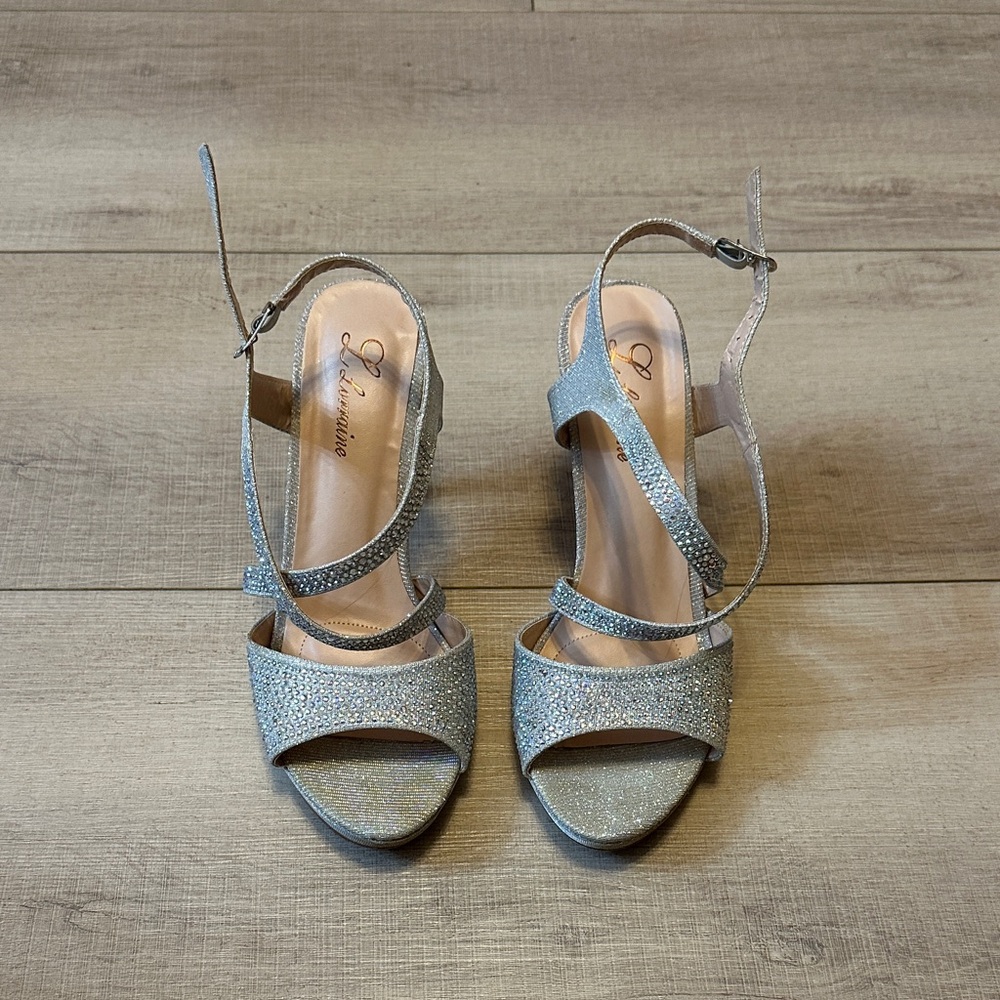 Lauren Lorraine silver sparkle 4 inch heels, size 8.5